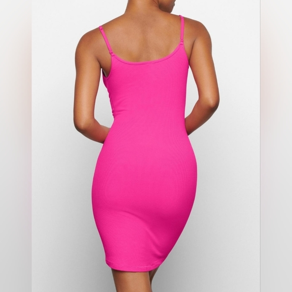 SKIMS Soft Lounge Slip Dress Hot Pink/ Large / NWT - Picture 4 of 10